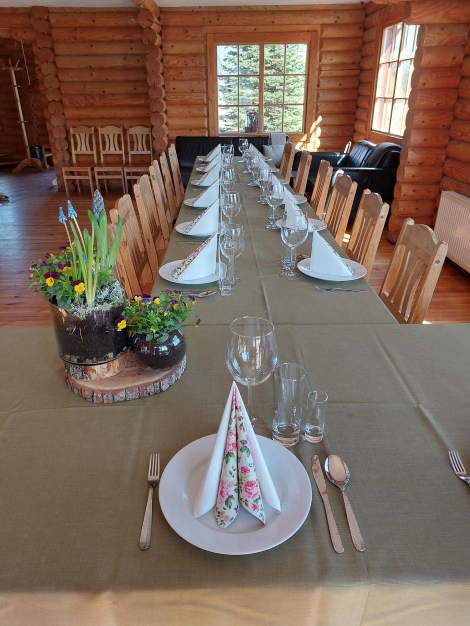 Hotel Jaun-Ievinas Rauna Esterno foto